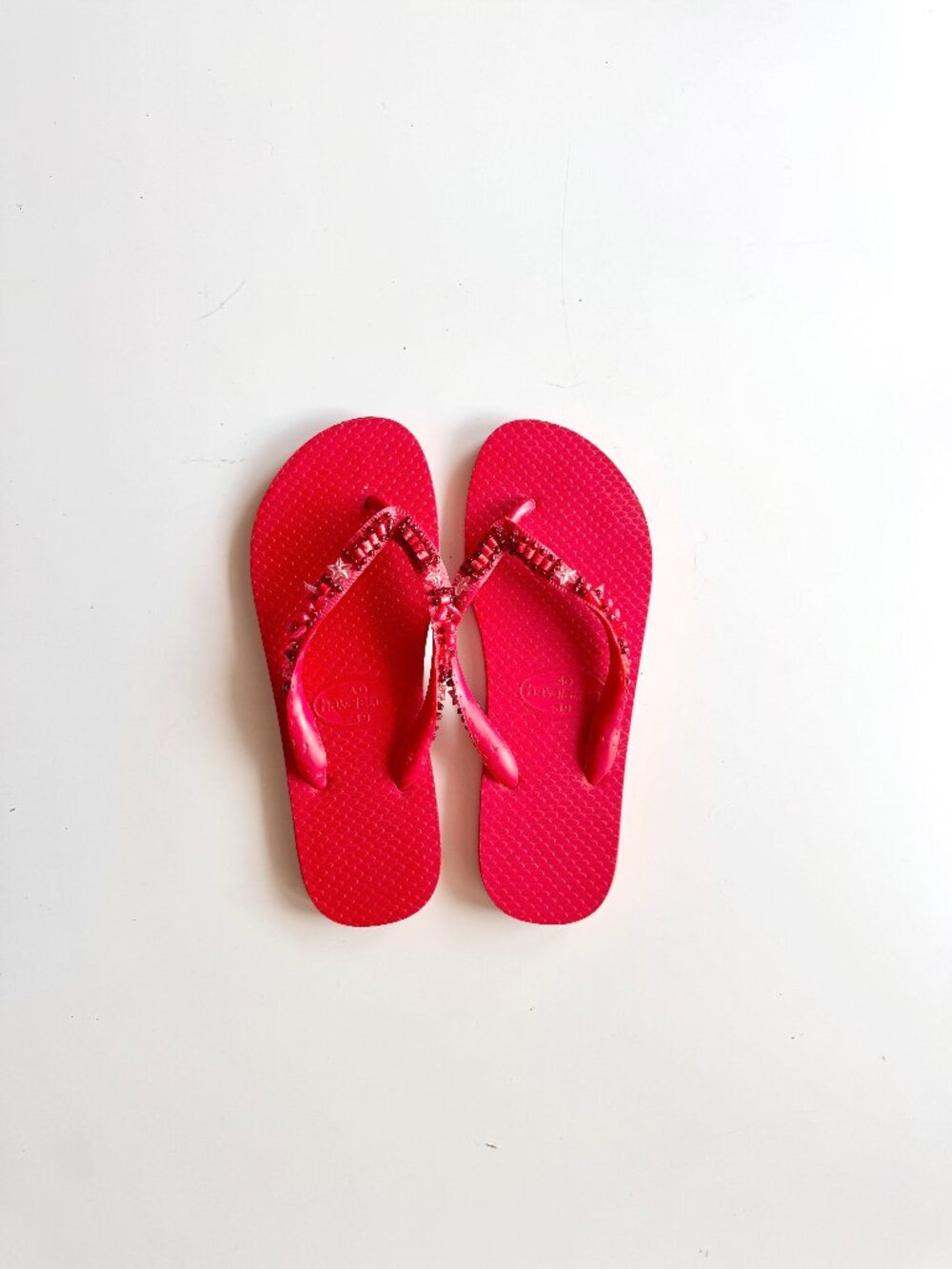 HAVAIANAS Red Star Beaded Embellished Rubber Flip Flop Thong Sandals, Size 39/40
